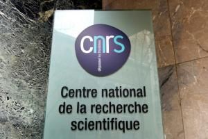 Guerre en Ukraine : le CNRS suspend sa coopération avec la Russie