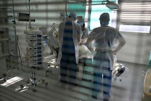 Covid-19 : seul un patient hospitalisé sur quatre totalement rétabli après un an 