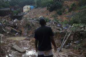 Au moins 120 personnes tuées par les inondations au Brésil