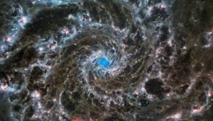 Une somptueuse galaxie spirale dans l’œil du télescope James Webb 