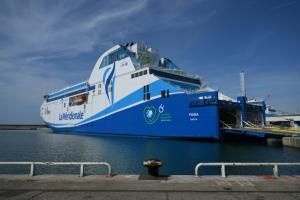 Un ferry « zéro particule », « totalement novateur » contre la pollution, dévoilé à Marseille