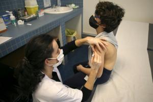Grippe : les autorités sanitaires recommandent de vacciner tous les mineurs dès 2 ans