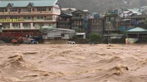 Le typhon Doksuri touche le sud-est de la Chine