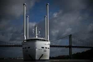« Canopée », le premier navire cargo à voiles au monde inauguré à Bordeaux