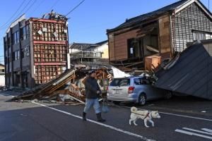Japon : l’espoir de retrouver des survivants s’amenuise trois jours après le séisme 