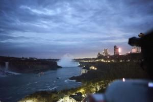 Canada : aux chutes du Niagara, un spectacle grandiose pour l&#039;éclipse totale