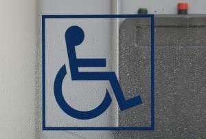 Handicap: des associations dénoncent &quot;l&#039;attentisme&quot; des pouvoirs publics