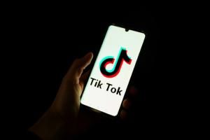 Élections européennes : TikTok échoue à un test contre la désinformation 
