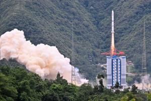 La Chine et la France lancent un satellite pour étudier les sursauts gamma