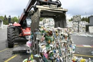 Incorporation de plastiques recyclés : la France réfléchit à un système de bonus-malus