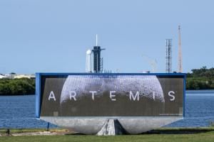 Sacrifier la Lune pour Mars ? L’incertitude plane sur la Nasa