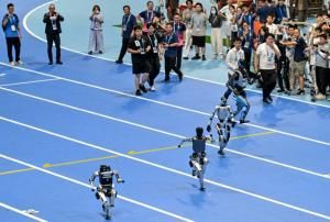 La première compétition mondiale de robots humanoïdes commence en Chine