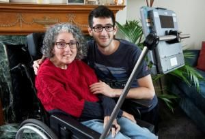 Atteinte d’une maladie neurodégénérative, elle retrouve sa voix grâce à l’IA