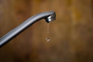 Gaz cancérogène dans l’eau potable : un recours déposé pour « forcer l’État à réagir » 
