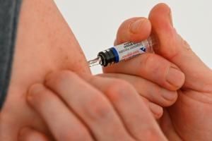 Grippe : les sénateurs rétablissent la vaccination obligatoire pour les soignants