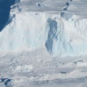 Freiner la montée des eaux… grâce aux glaciers