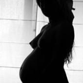 Gestation pour autrui : bientôt possible en France ?