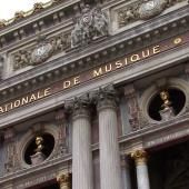 Voir la vidéo de Un astrophysicien à l'Opéra Garnier