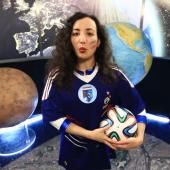Voir la vidéo de Le ballon de football dans l’espace