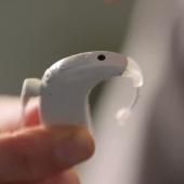 Voir la vidéo de Retrouver l'ouïe grâce aux implants cochléaires