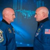 Scott et Mark Kelly, deux jumeaux astronautes pour la science