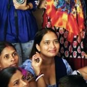 Voir la vidéo de Inde : la révolution des serviettes hygiéniques