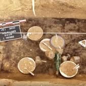 Voir la vidéo de Fouille archéologique du Déjeuner sous l&#039;herbe de Daniel Spoerri