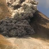 Voir la vidéo de Volcans : pourquoi des coulées si rapides