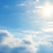 La chaleur et les rayons du soleil pourraient affaiblir le virus