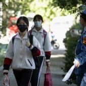  Virus : des collégiens chinois pistés par un bracelet électronique