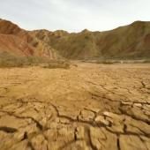 Voir la vidéo de La Chine, en guerre contre le "dragon jaune"