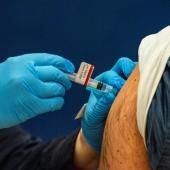 Aux Etats-Unis, seul un très petit nombre de personnes vaccinées quand même infectées