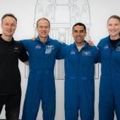 La capsule SpaceX avec quatre astronautes s’est amarrée à l’ISS