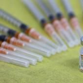 Le vaccin Pfizer protégerait à 70 % des cas graves d’Omicron