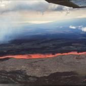 À Hawaï, le plus grand volcan actif du monde est en éruption