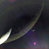 Après un survol de la Lune, la capsule Orion entame son retour vers la Terre