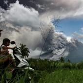 Indonésie : des villages recouverts de cendres après une éruption du volcan Merapi
