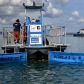 Un bateau de dépollution contre le fléau du plastique en mer à Bali