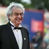 Au-delà des trous noirs, les « trous blancs » de Carlo Rovelli 