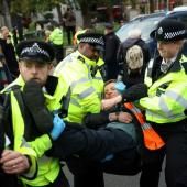 Londres: 62 militants écologistes arrêtés lors d&#039;une marche contre les hydrocarbures