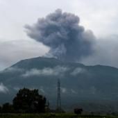 Indonésie : au moins onze morts et douze disparus dans l&#039;éruption d&#039;un volcan