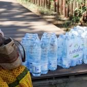 L&#039;eau en bouteille contient des centaines de milliers de particules de plastique