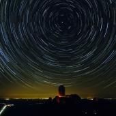 L'Univers continue bien de grandir, avec un petit coup de frein