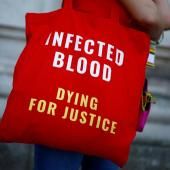  Sang contaminé au Royaume-Uni : des excuses officielles après des décennies de dissimulation 