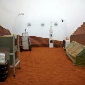 « Prêts à sortir ? » : des scientifiques de retour après une année « sur Mars »