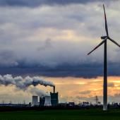 Électricité dans le monde : la production renouvelable devrait dépasser le charbon en 2025