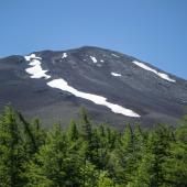 Mont Fuji : baisse de la fréquentation, freinée par les mesures contre le surtourisme 