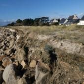 En Bretagne, on rase des maisons pour éviter leur submersion