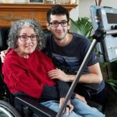 Atteinte d’une maladie neurodégénérative, elle retrouve sa voix grâce à l’IA