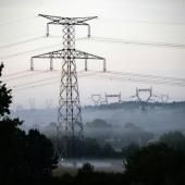 La consommation d'électricité stable en 2025 en France, signe du retard du pays à sortir des énergies fossiles 